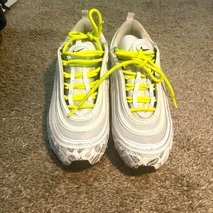 Air max white and green